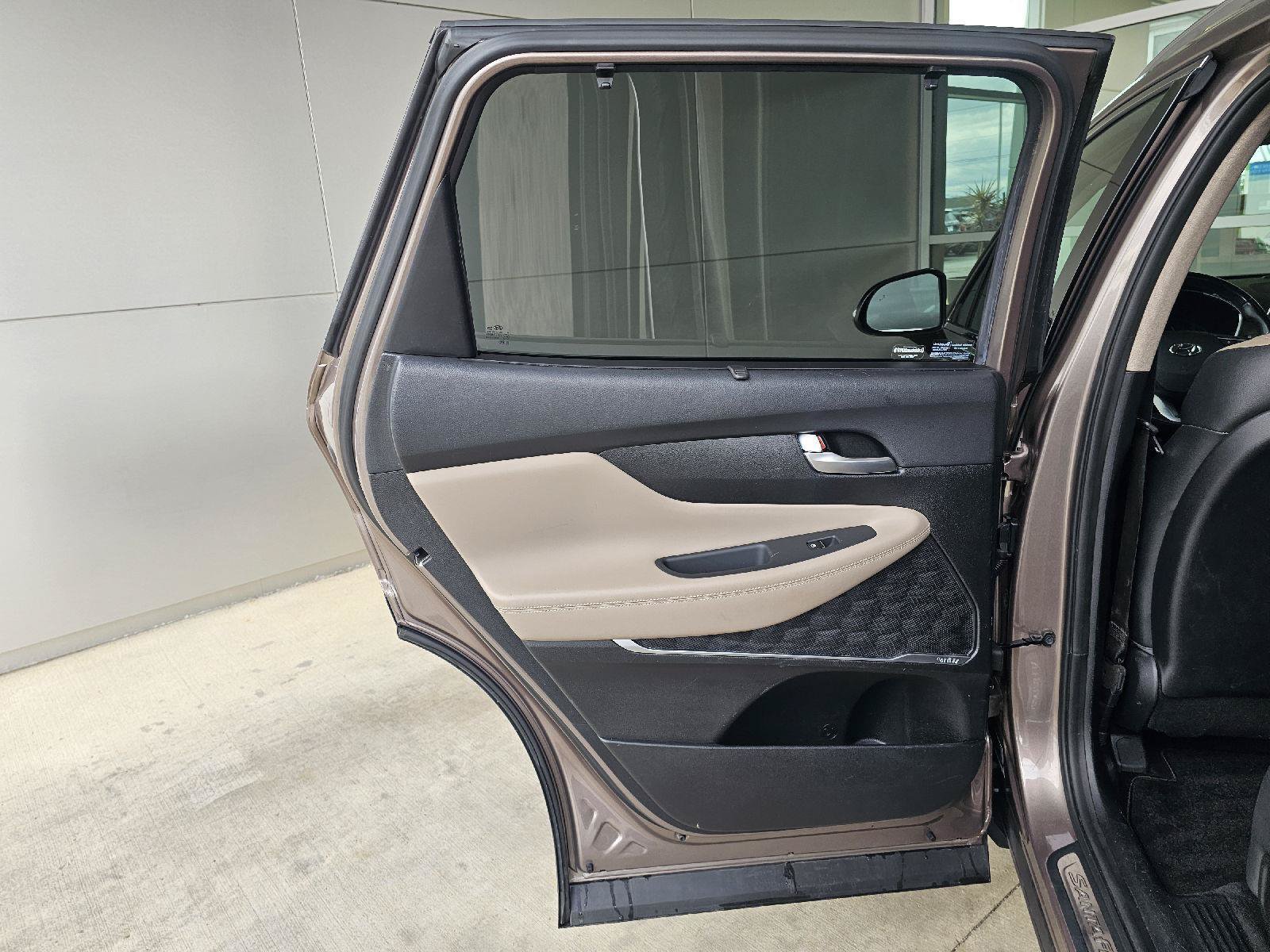 Used 2019 Hyundai Santa Fe Limited FWD image 16