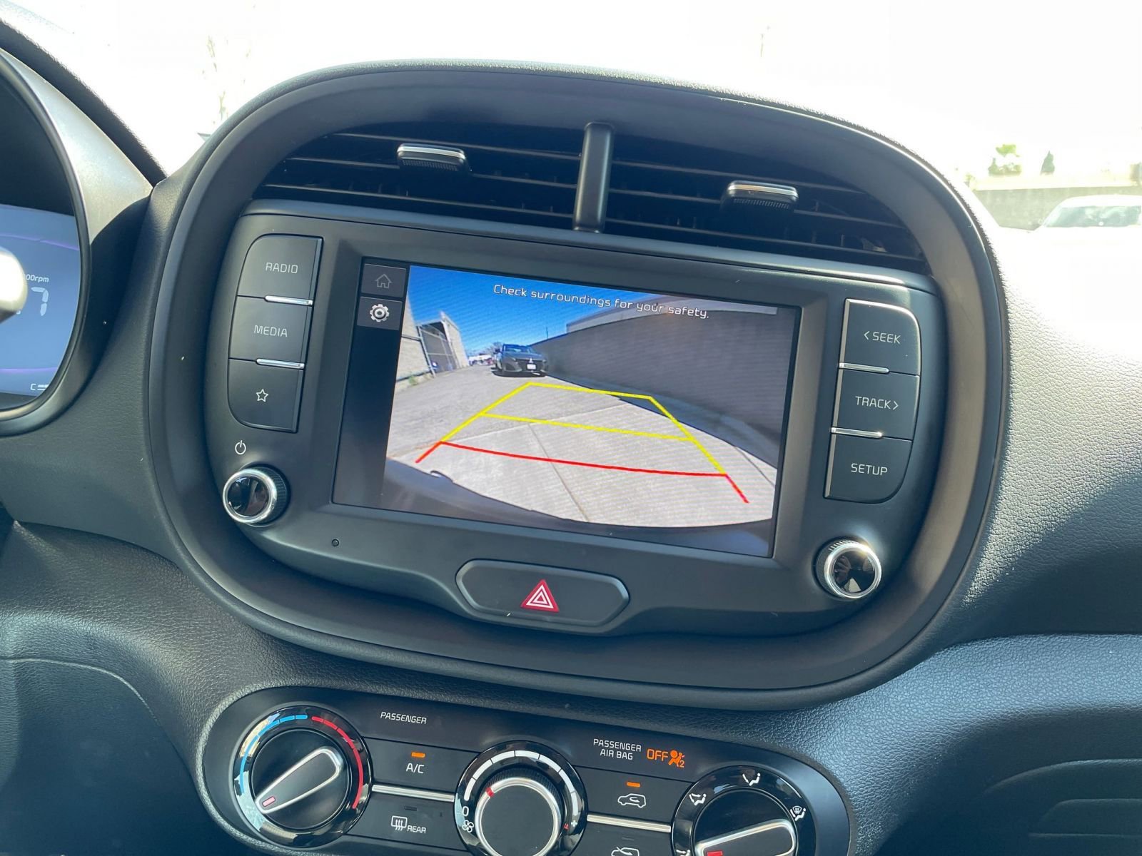 Used 2025 Kia Soul LX w/ LX Technology Package image 27