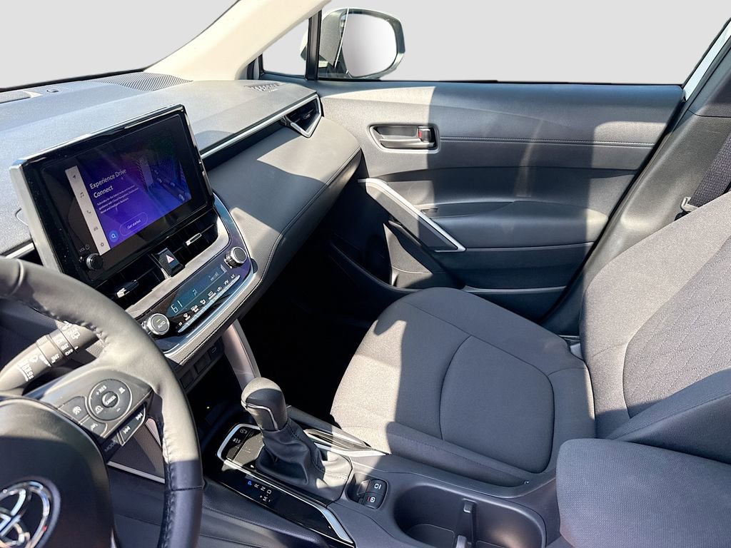 Used 2024 Toyota Corolla Cross LE w/ Moonroof Package FWD image 26