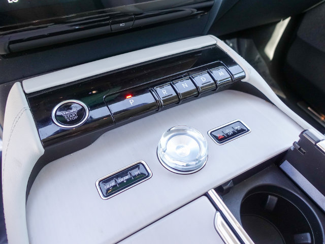 Used 2025 Lincoln Navigator Reserve AWD/4WD image 19