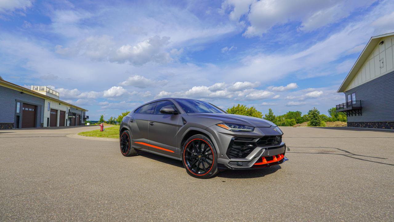 Used 2022 Lamborghini Urus AWD/4WD image 16