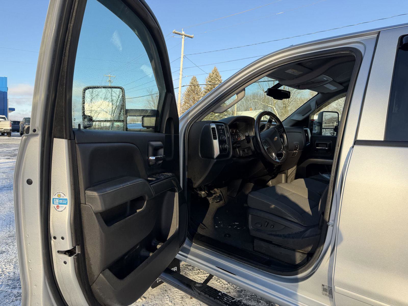 Used 2019 Chevrolet Silverado 2500 LT w/ LT Convenience Package image 7