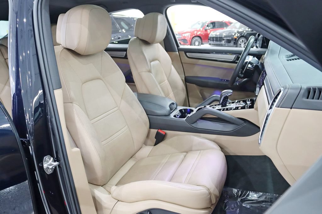 Used 2023 Porsche Cayenne S AWD/4WD image 29