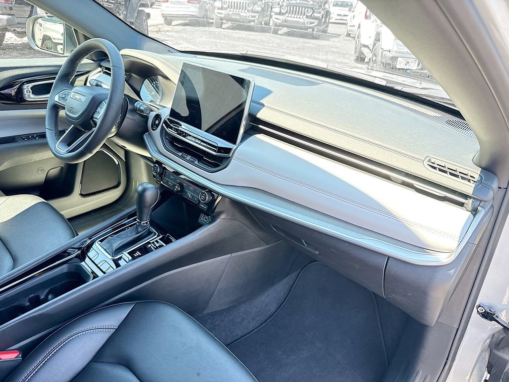 Used 2026 Jeep Compass Limited image 34