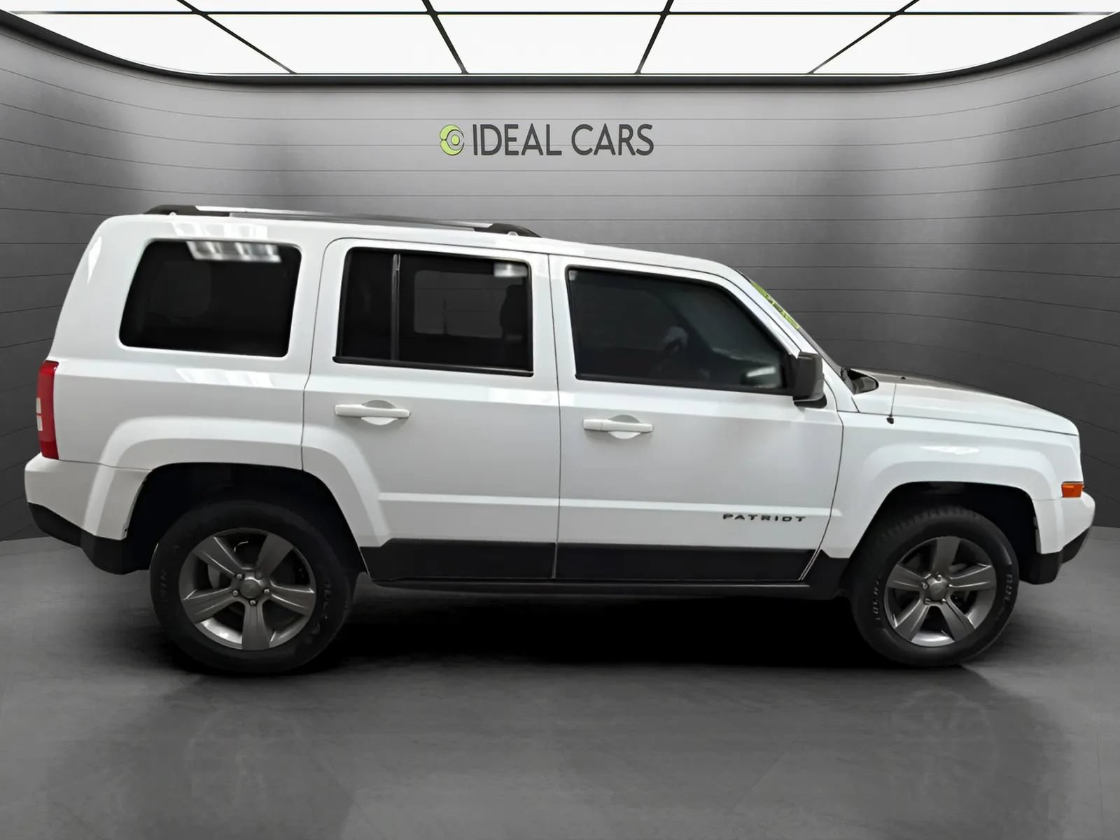 Used 2016 Jeep Patriot Sport w/ Power Value Group FWD image 4