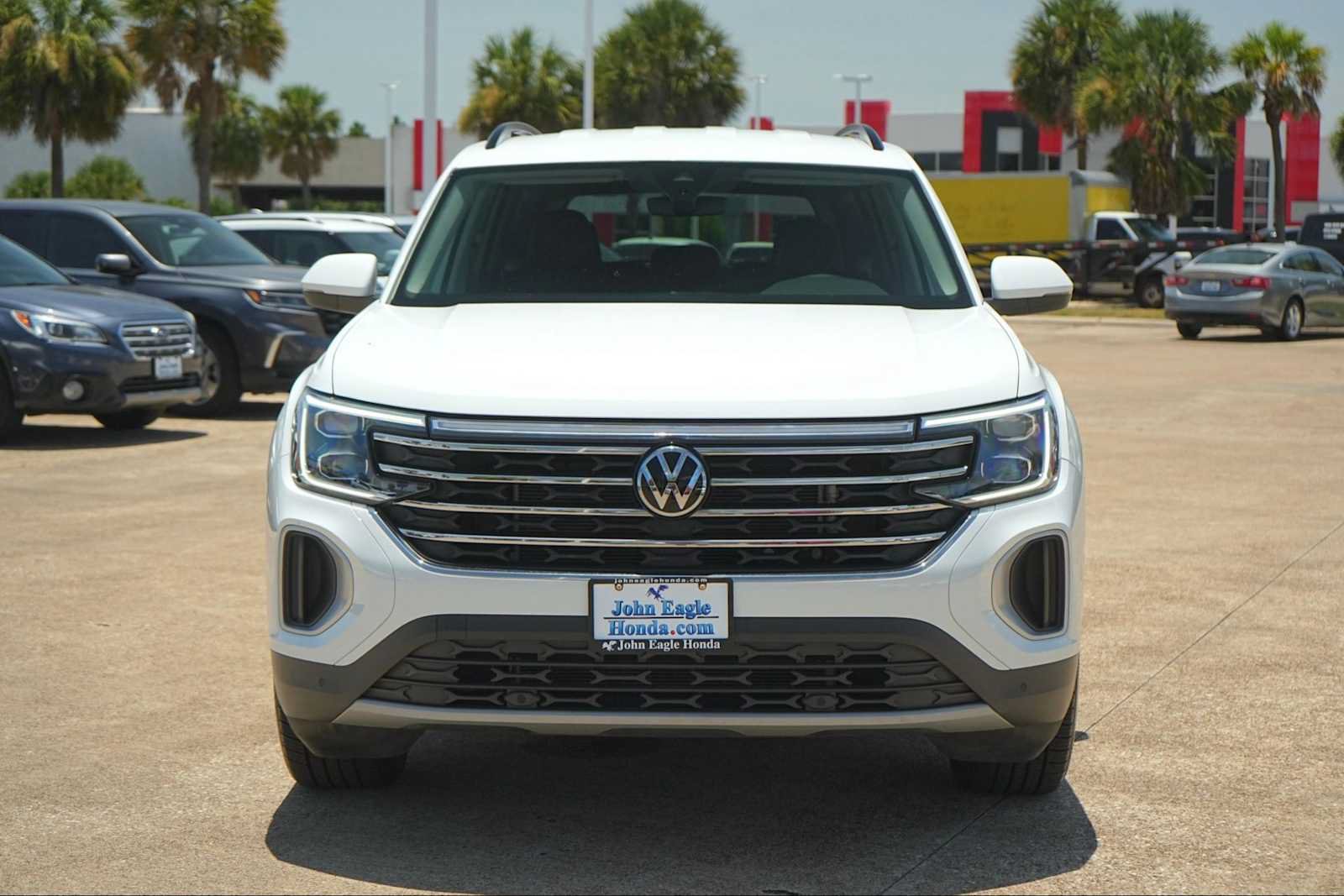 Used 2025 Volkswagen Atlas SE FWD image 6