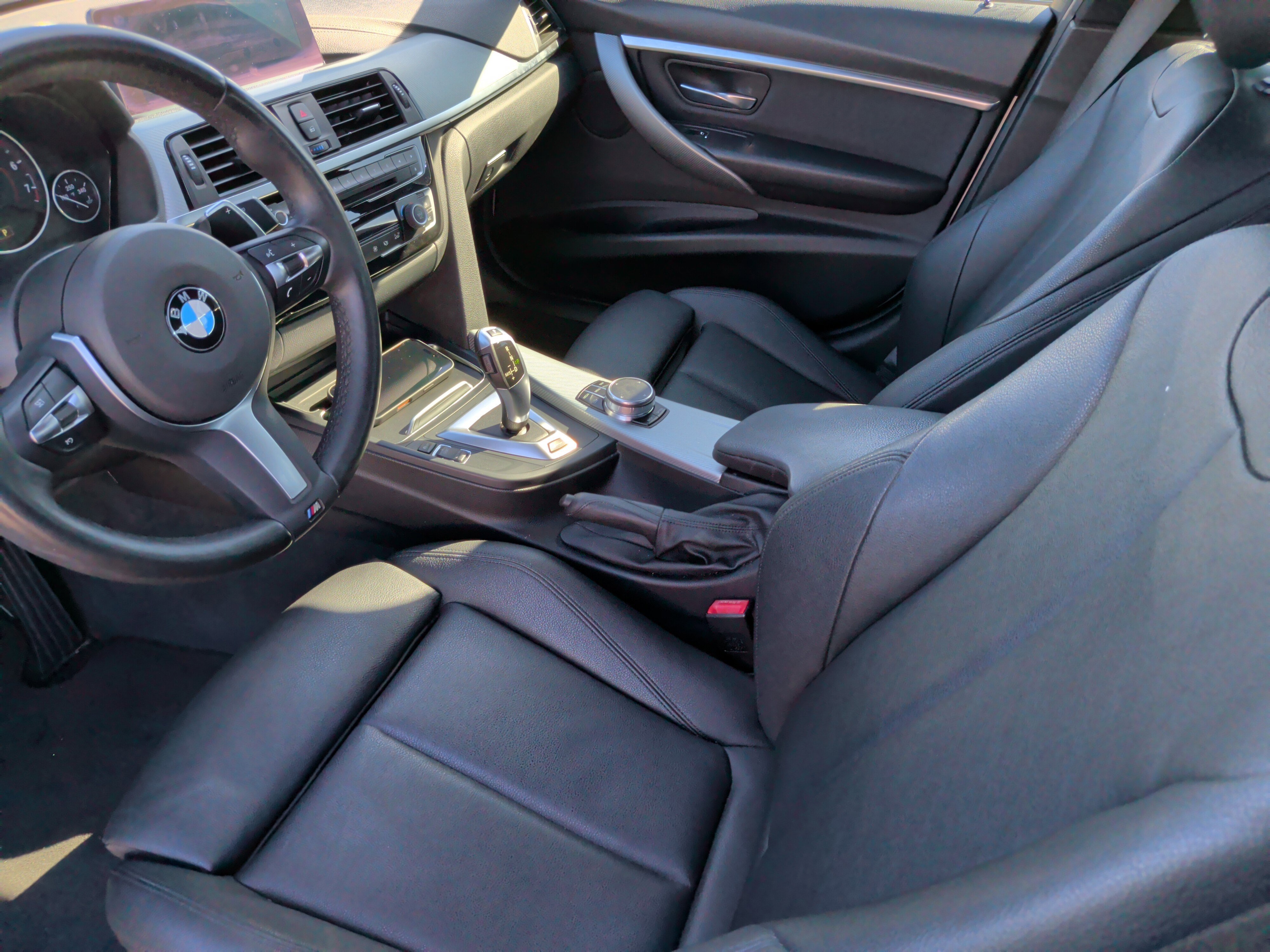 Used 2018 BMW 330e w/ M Sport Package image 26