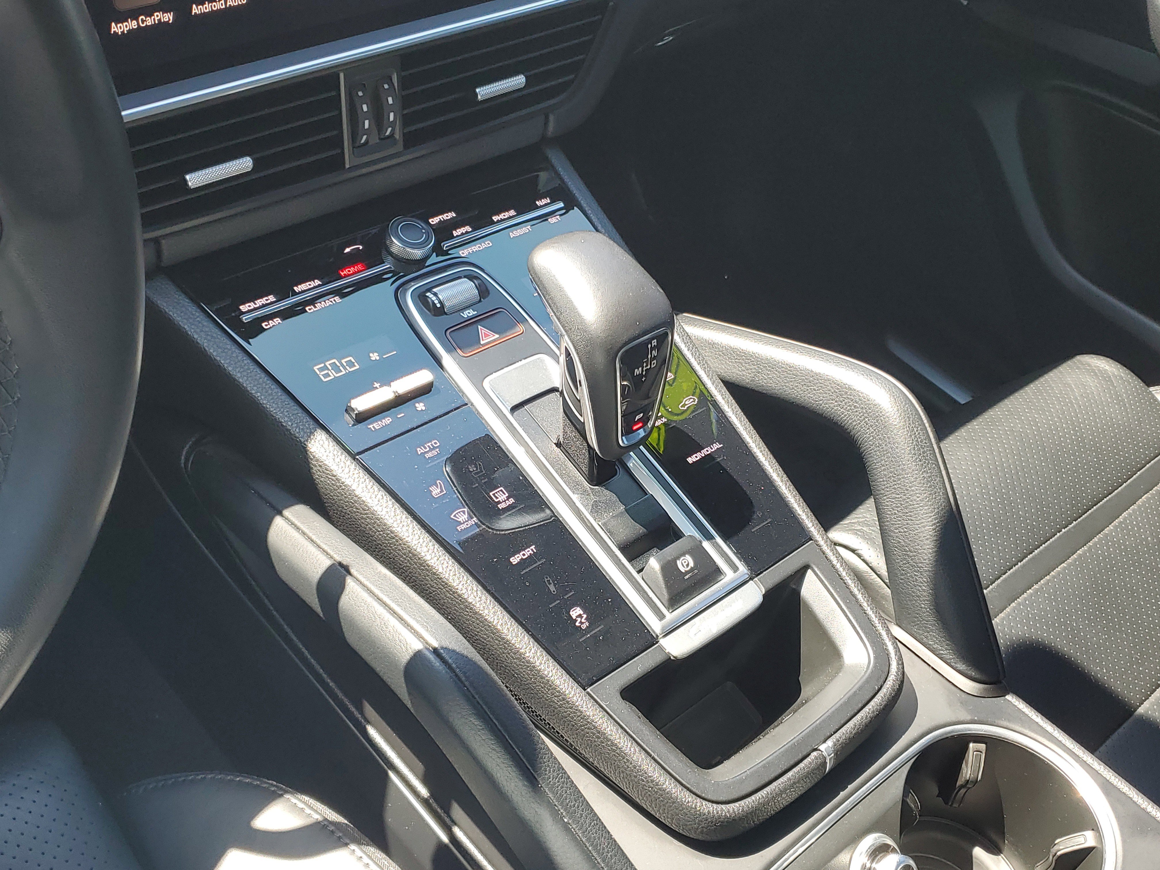 Used 2022 Porsche Cayenne AWD/4WD image 18