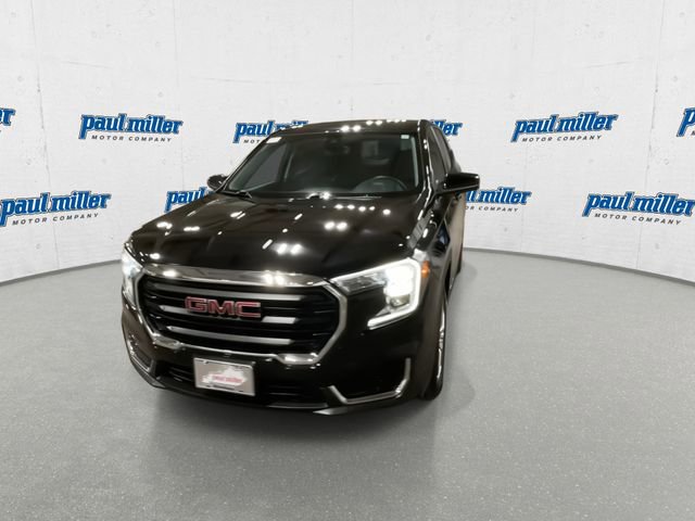 Used 2024 GMC Terrain SLE image 4