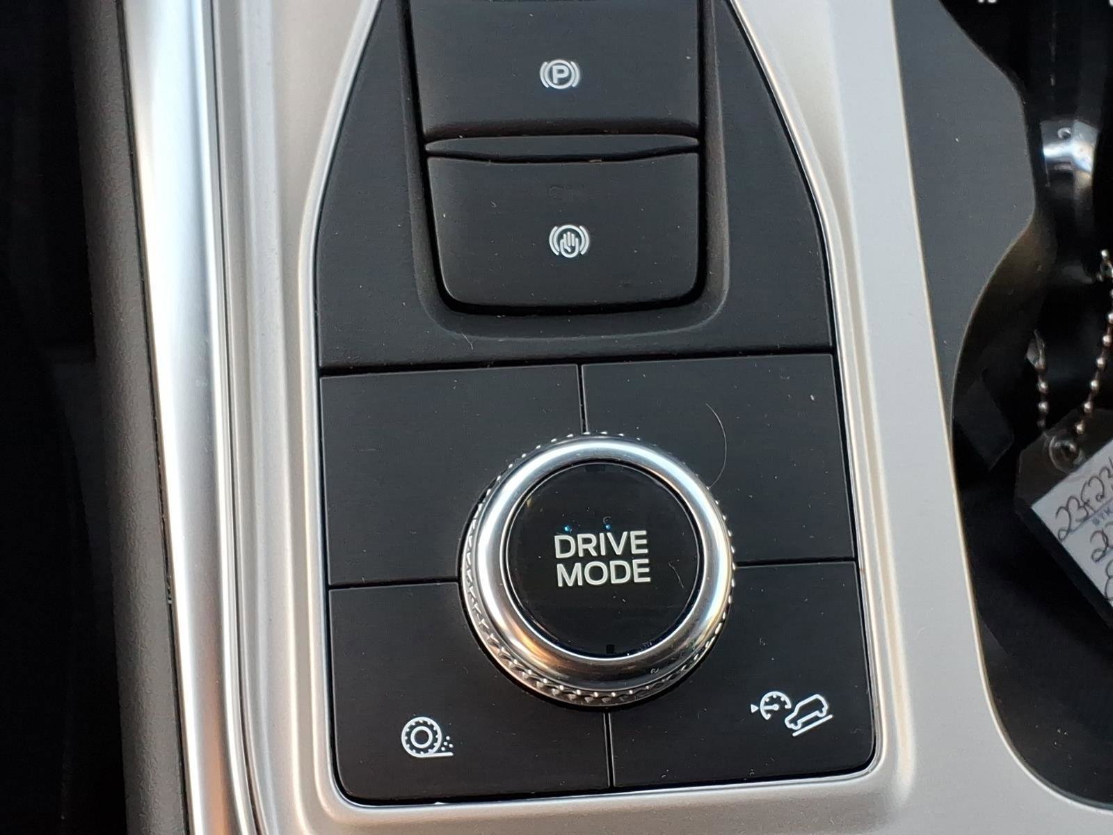 Used 2023 Ford Explorer XLT w/ Equipment Group 202A image 14