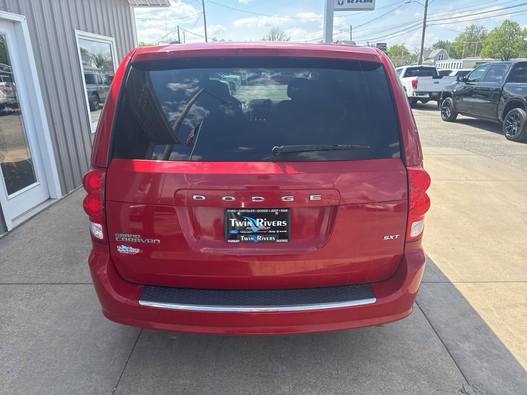 Used 2016 Dodge Grand Caravan SXT FWD image 4