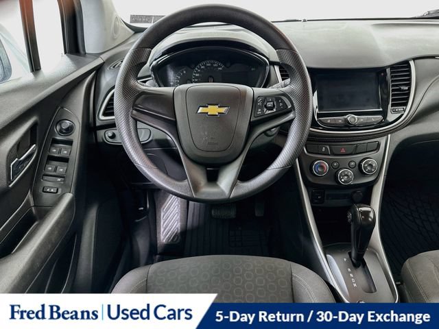 Used 2018 Chevrolet Trax LS FWD image 26