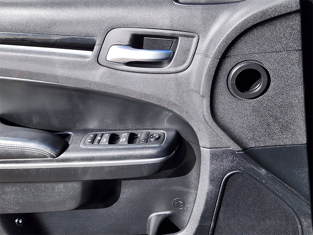 Used 2017 Chrysler 300 S w/ 300S Premium Group image 6