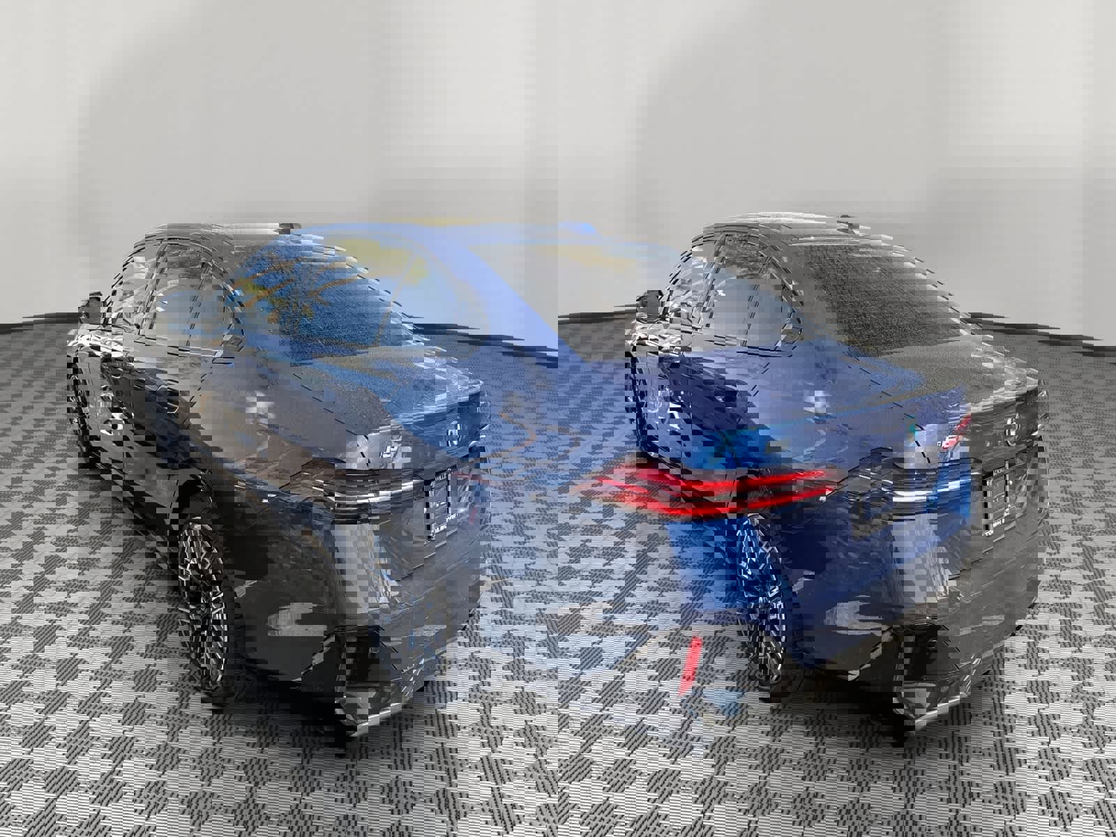 Certified 2026 BMW i5 eDrive40 w/ M Sport Package image 3