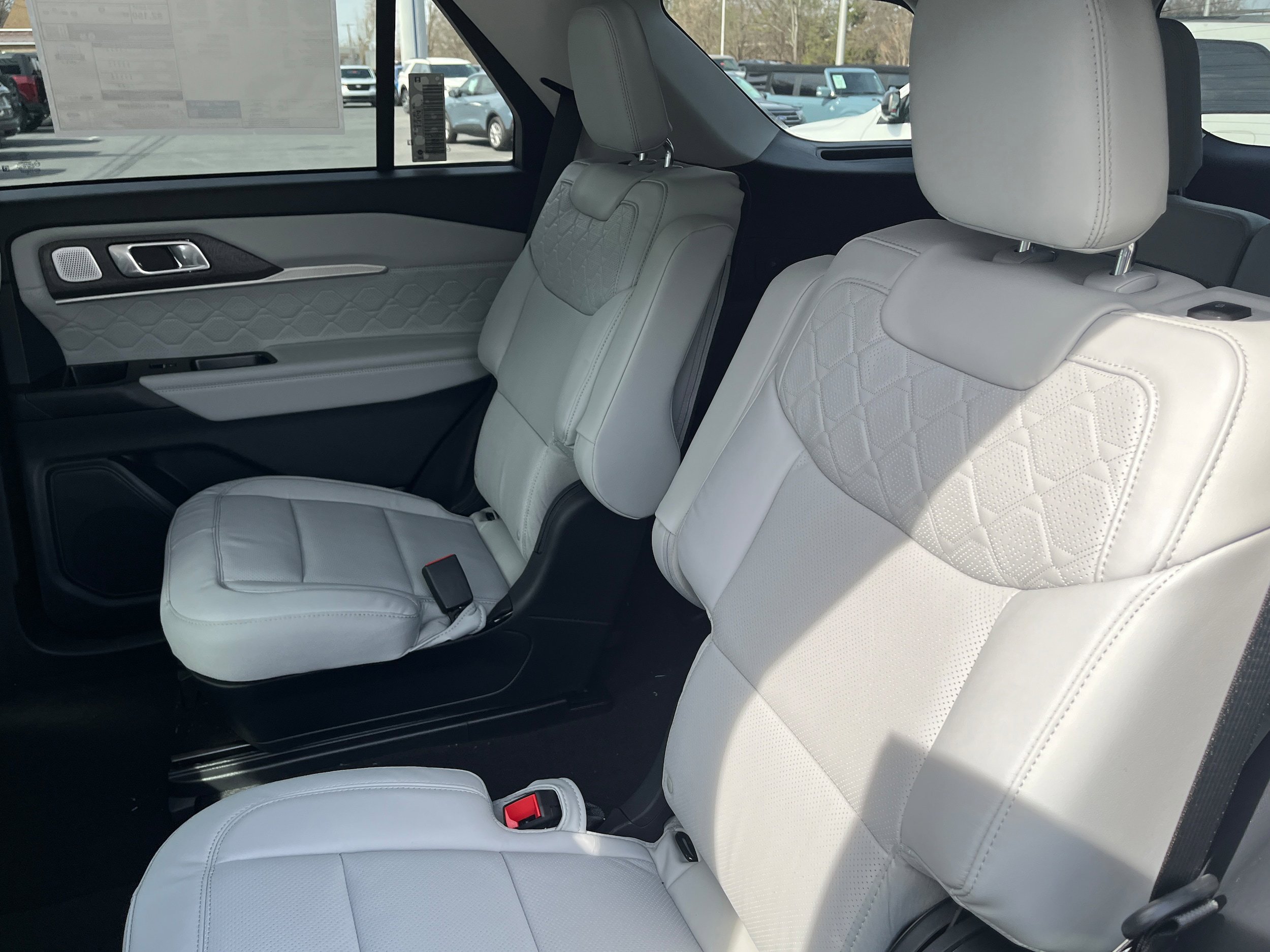 New 2026 Ford Explorer Platinum image 11