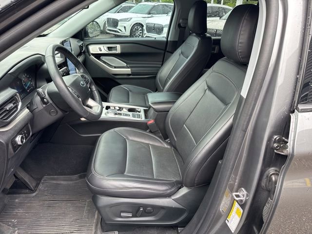 Used 2023 Ford Explorer Limited w/ Limited Technology Package RWD image 18