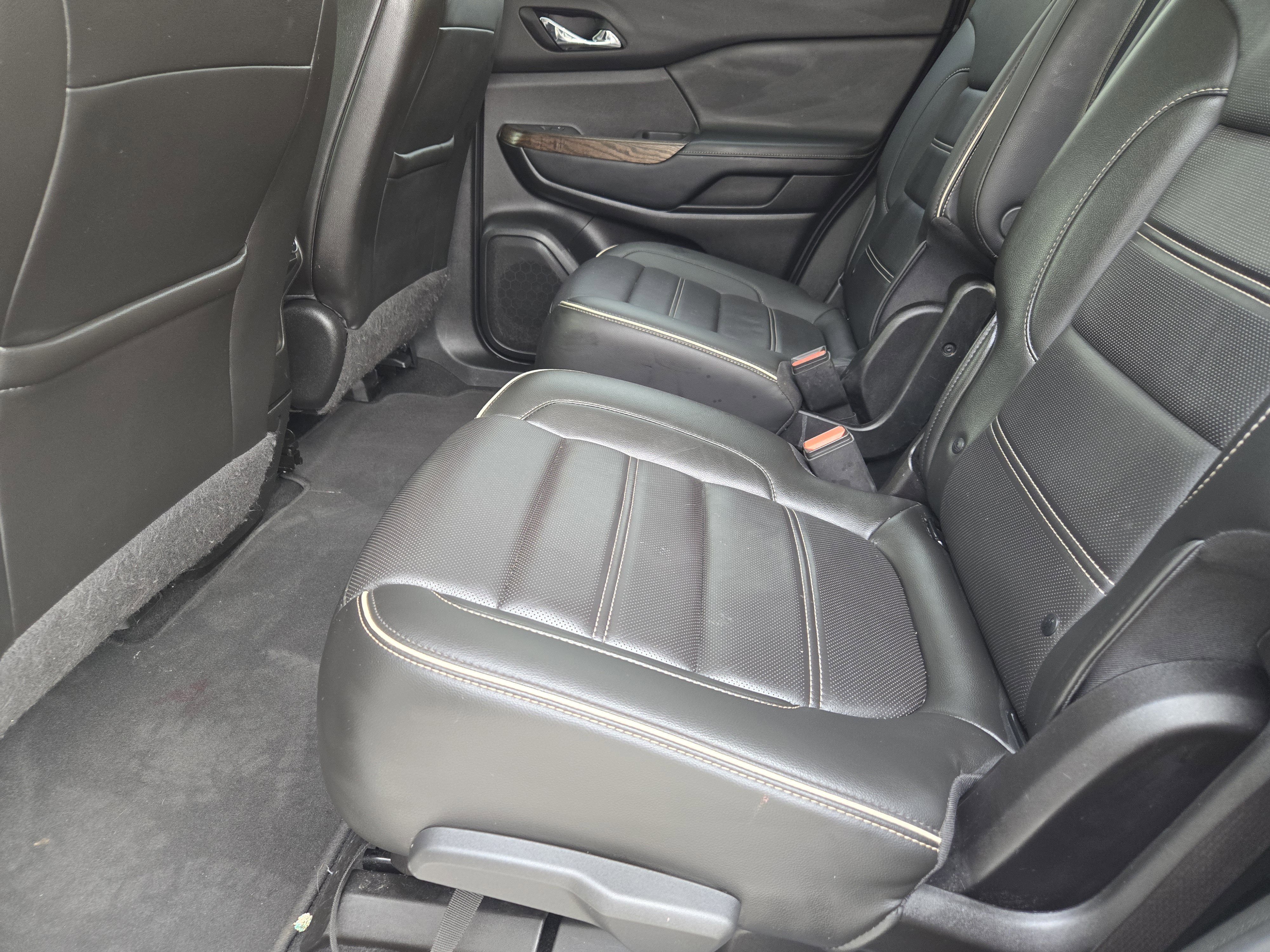 Used 2021 GMC Acadia Denali image 32