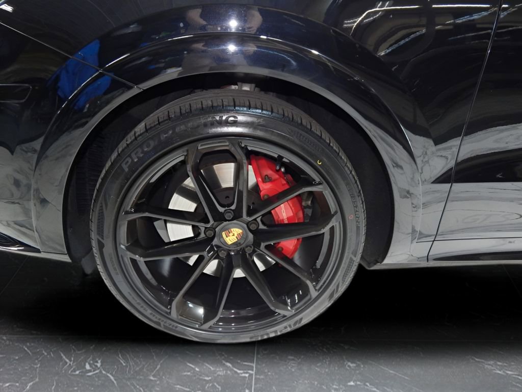 Used 2021 Porsche Cayenne GTS image 10