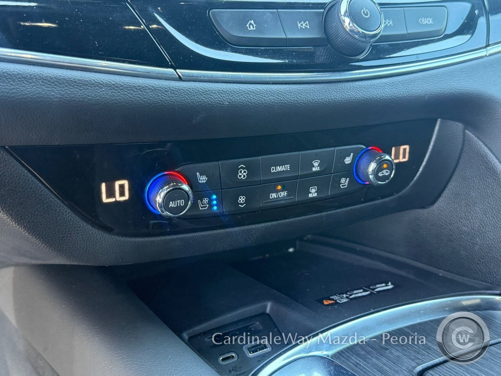 Used 2024 Buick Enclave Avenir w/ Avenir Technology Package AWD/4WD image 23