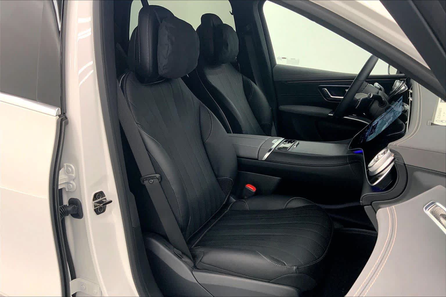 New 2027 Mercedes-Benz EQS 400 4MATIC SUV image 2
