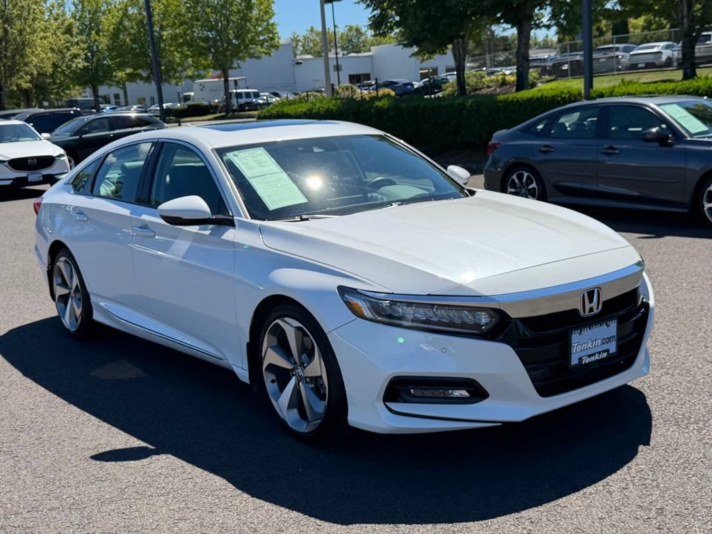 Used 2018 Honda Accord Touring image 2