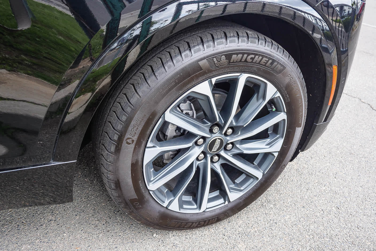 Used 2024 Cadillac Lyriq Sport AWD/4WD image 21