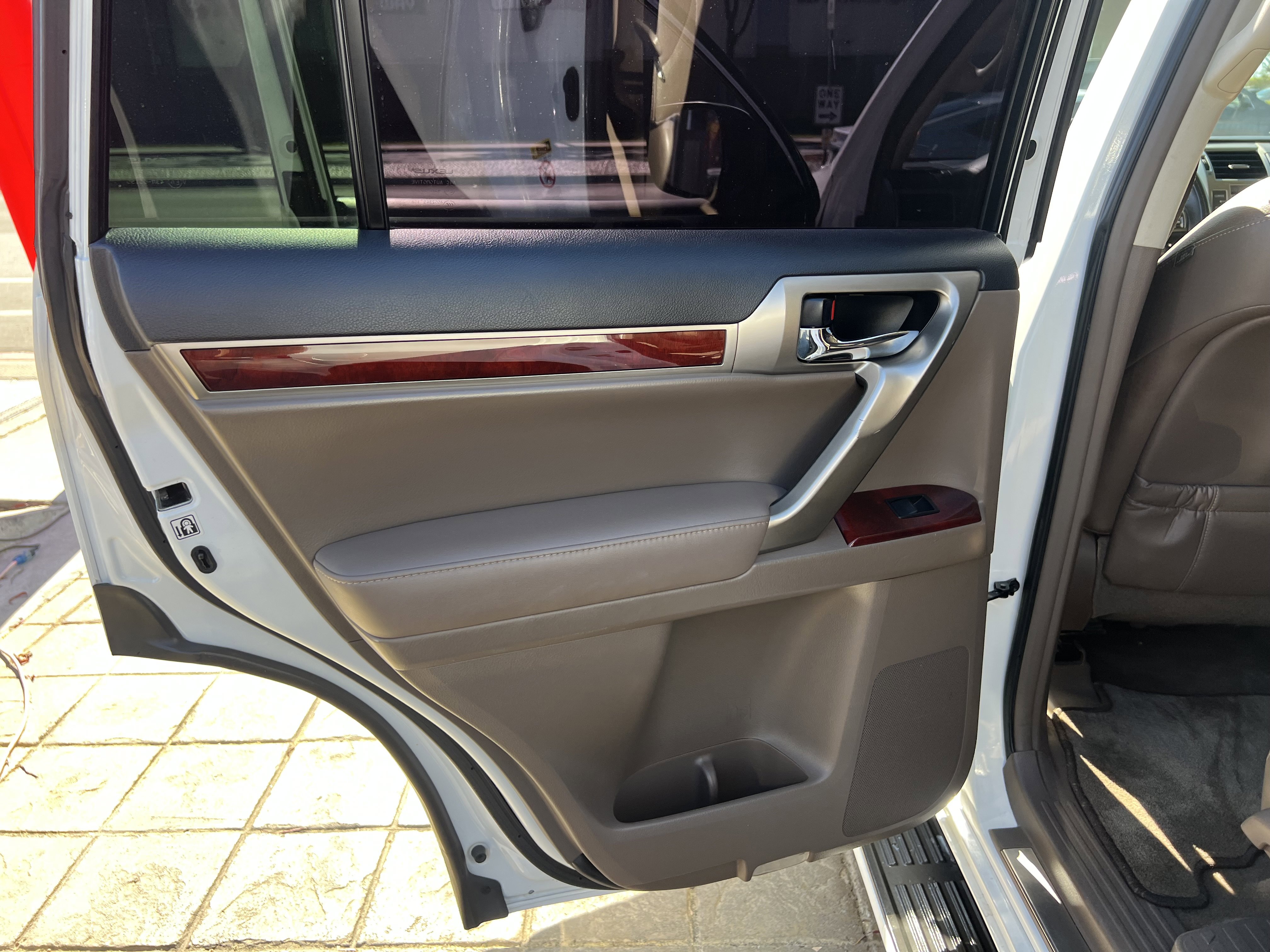 Used 2013 Lexus GX 460 image 28