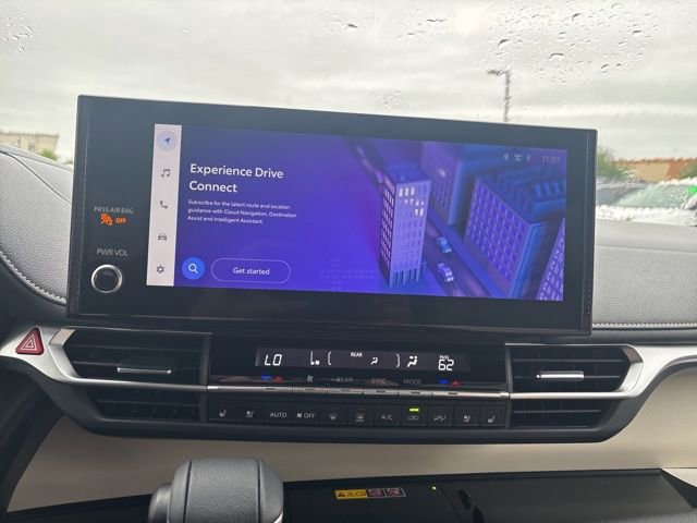 Used 2025 Toyota Sienna Platinum image 10