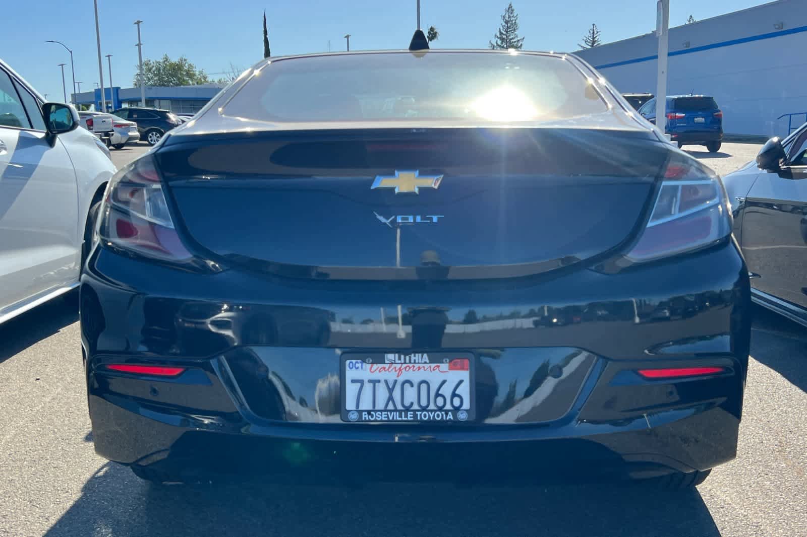 Used 2017 Chevrolet Volt Premier w/ Driver Confidence II Package FWD image 5