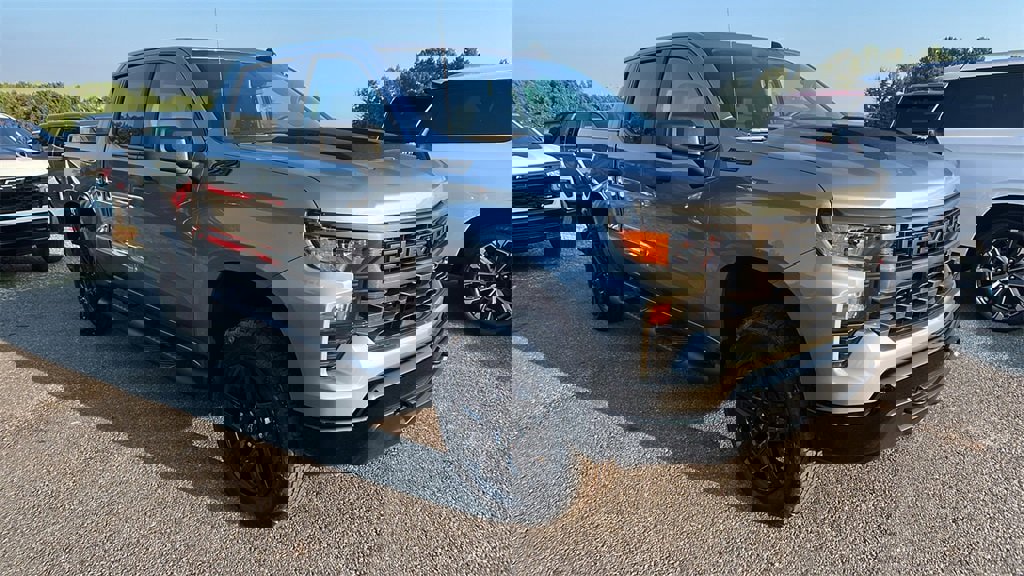 New 2026 Chevrolet Silverado 1500 Custom Trail Boss w/ Turbomax Blackout Package image 3