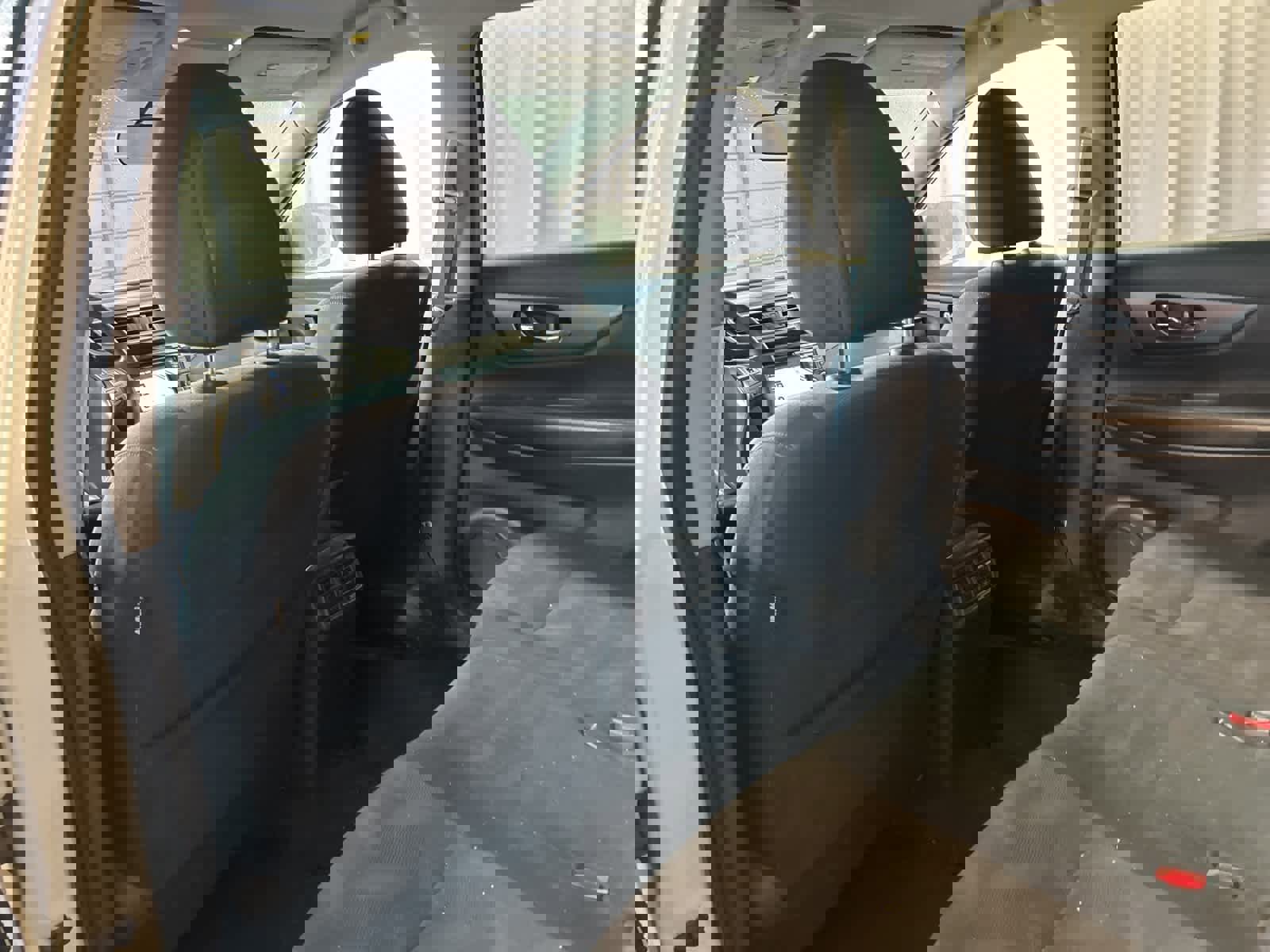 Used 2016 Nissan Rogue SV w/ SV Premium Package image 19