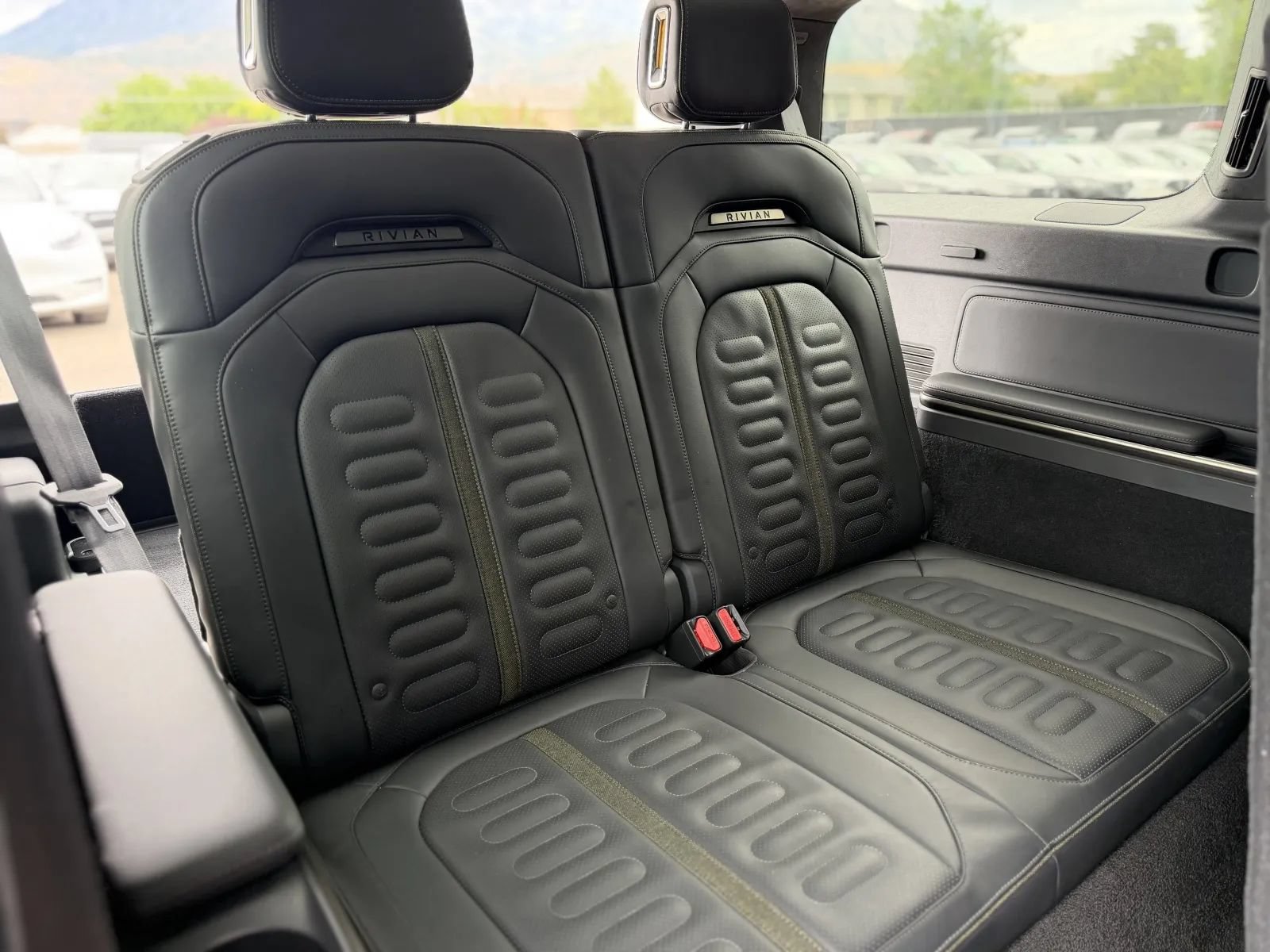 Used 2022 Rivian R1S Launch Edition Quad AWD/4WD image 20