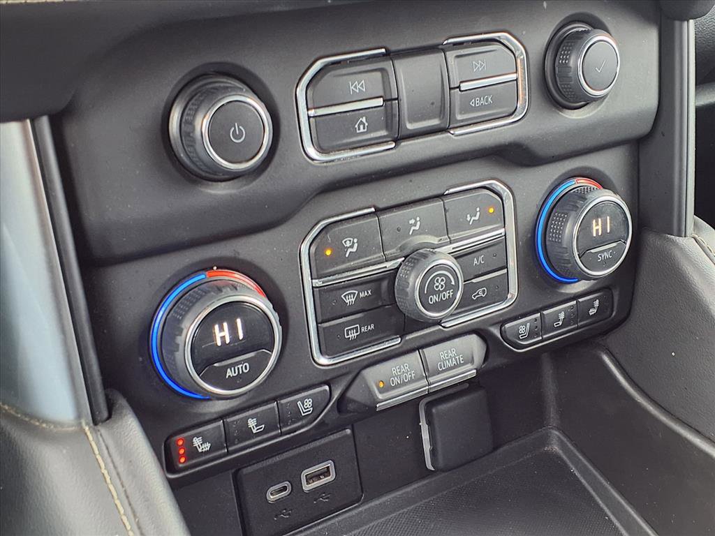 Used 2023 Chevrolet Suburban Premier image 8