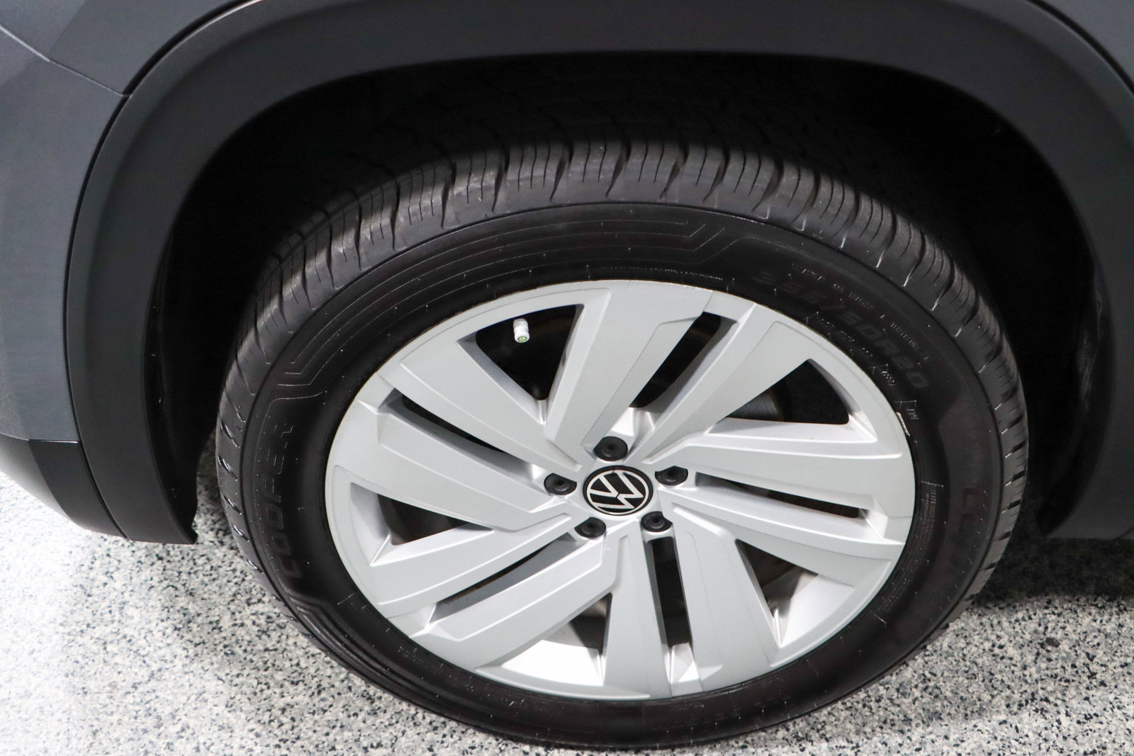 Used 2022 Volkswagen Atlas Cross Sport SE image 11