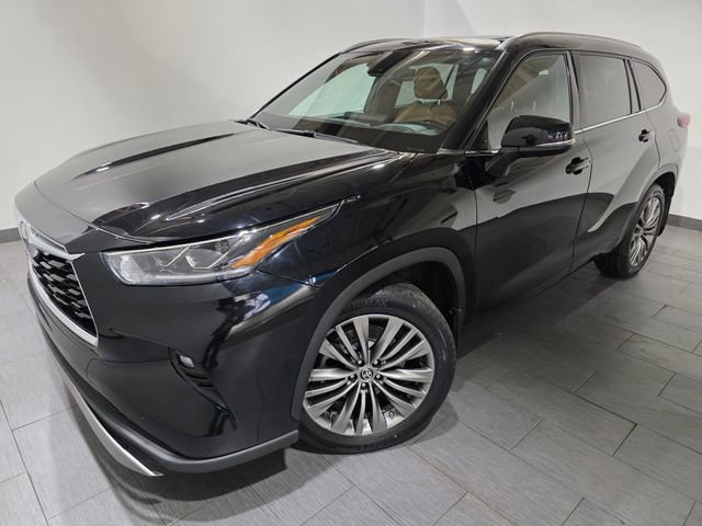 Used 2021 Toyota Highlander Platinum AWD/4WD image 1