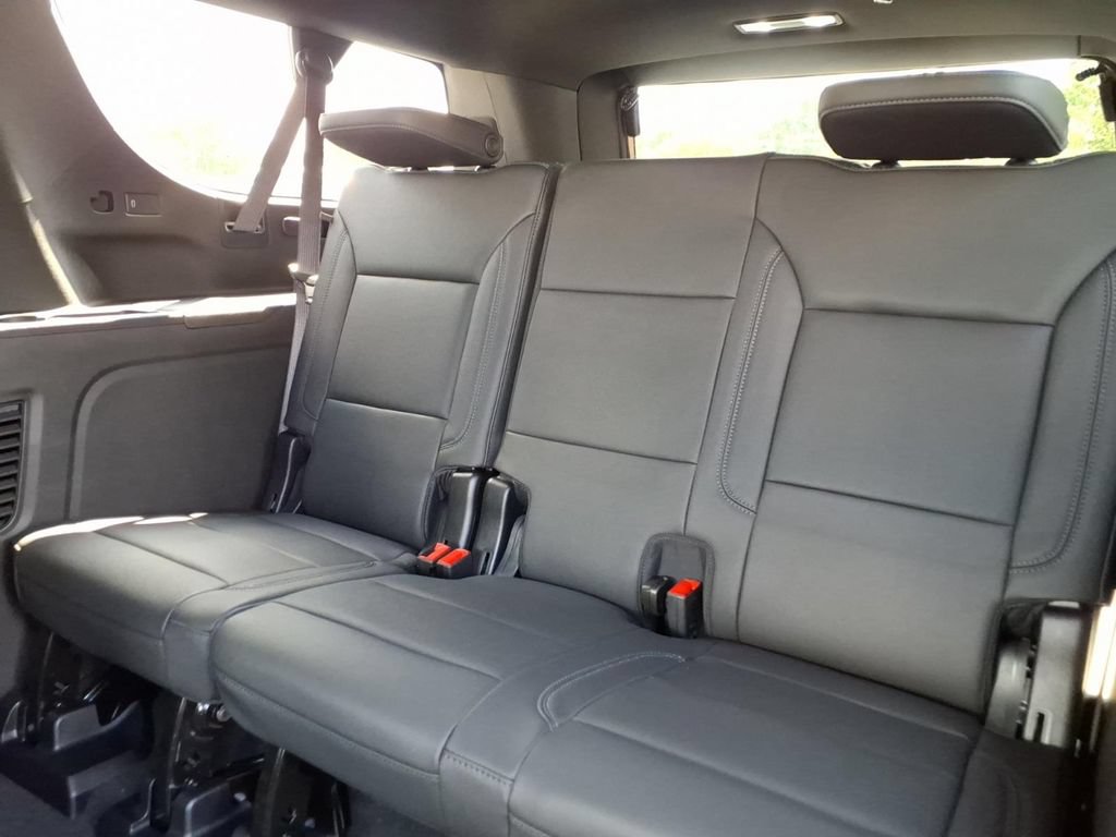 New 2026 Chevrolet Suburban Z71 w/ Comfort Package AWD/4WD image 22