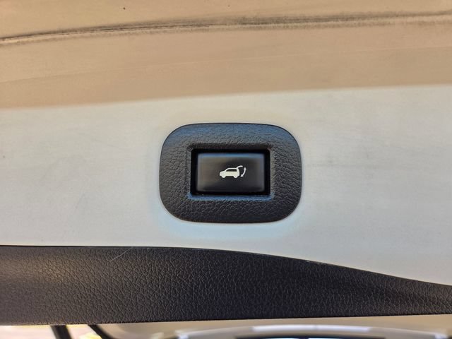 Used 2018 Nissan Rogue SV AWD/4WD image 46