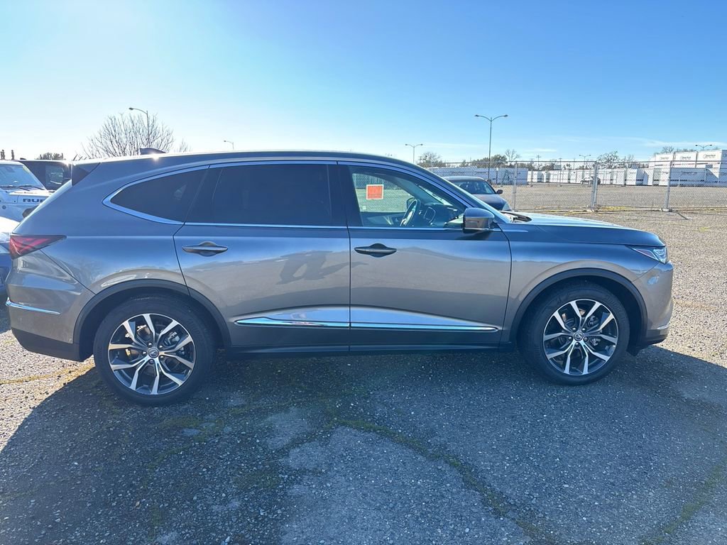 Used 2023 Acura MDX SH-AWD w/ Technology Package image 8
