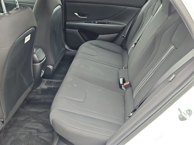 Used 2024 Hyundai Elantra Blue image 11