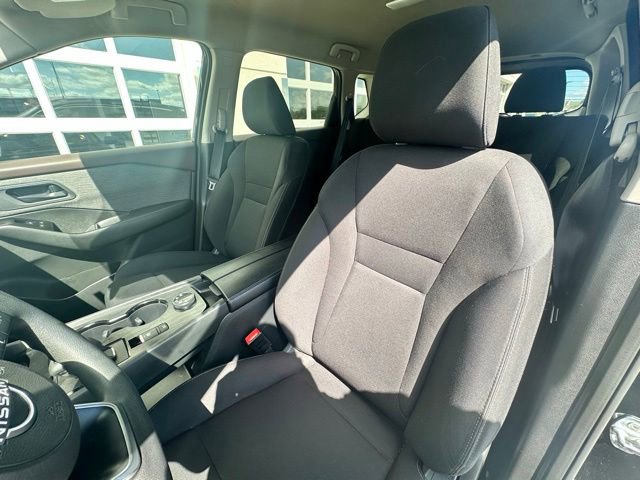 Used 2023 Nissan Rogue S AWD/4WD image 7