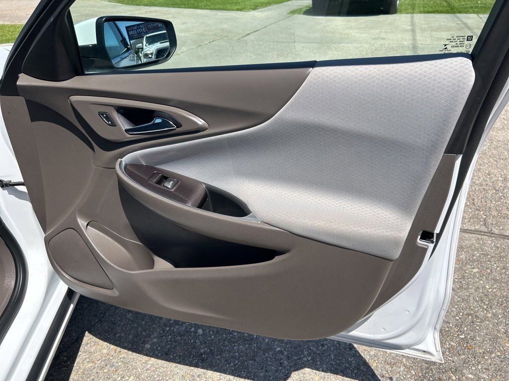 Used 2022 Chevrolet Malibu LT image 17