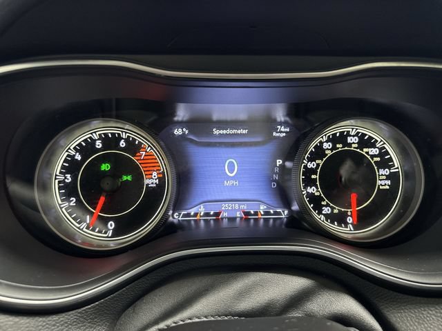 Used 2022 Jeep Cherokee Latitude Lux w/ Sun & Sound Group AWD/4WD image 16