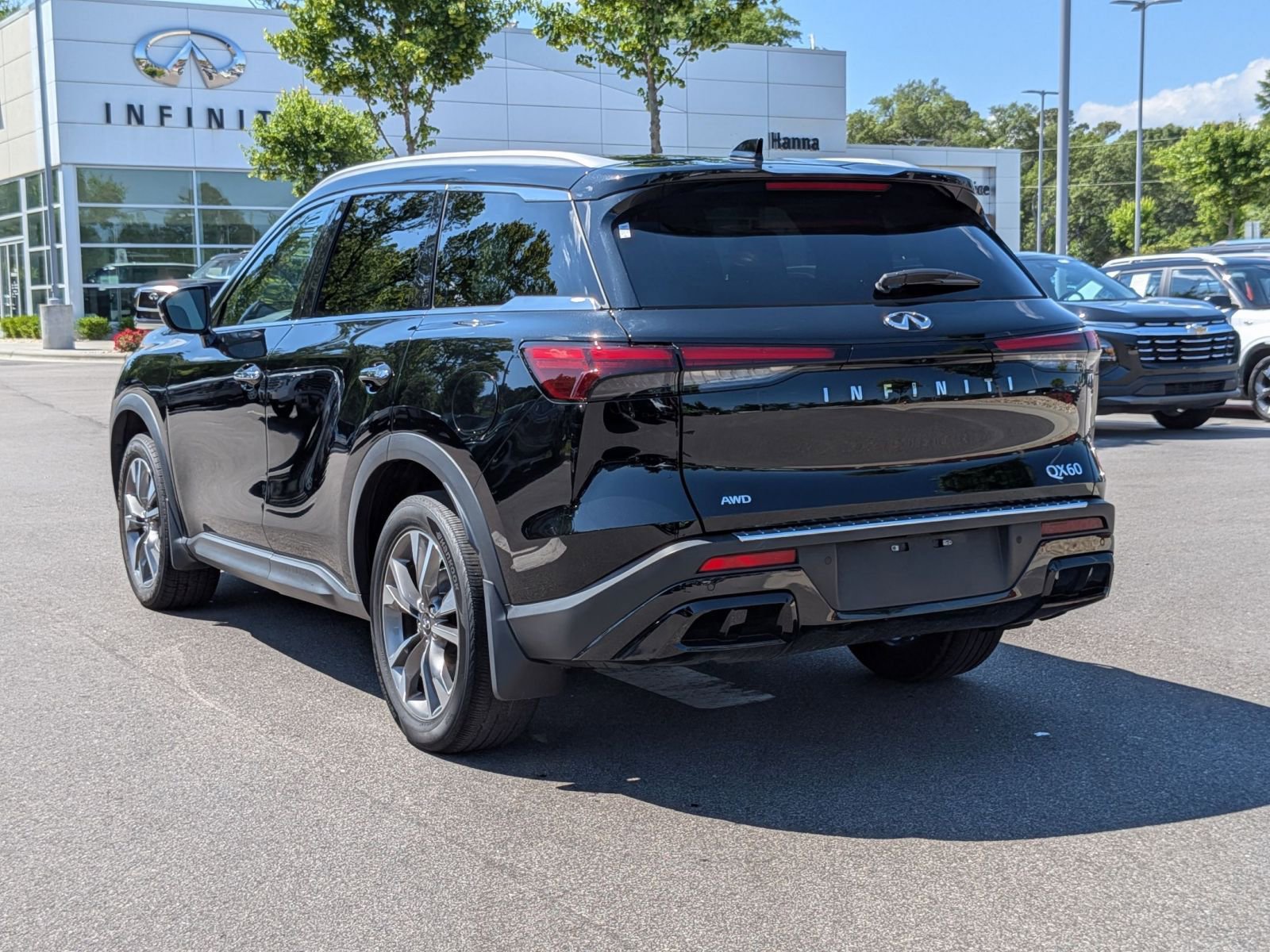 Used 2023 INFINITI QX60 Luxe w/ Cargo Package AWD/4WD image 5