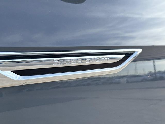 Certified 2025 Volkswagen Atlas Cross Sport SE image 9