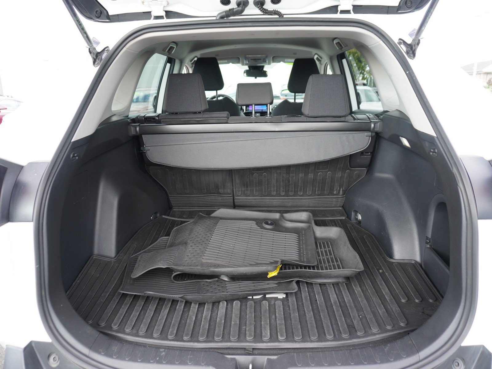 Used 2024 Toyota RAV4 LE AWD/4WD image 12