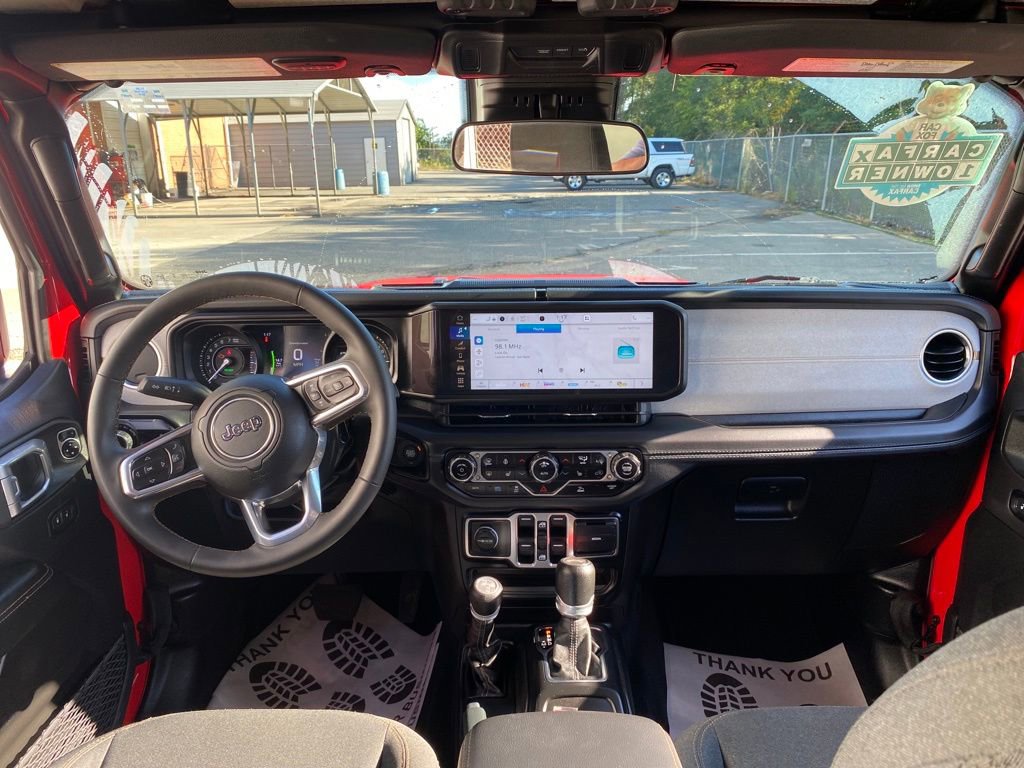 Used 2024 Jeep Wrangler Unlimited Sahara image 19