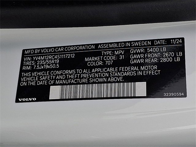 Certified 2025 Volvo XC60 B5 Plus image 25