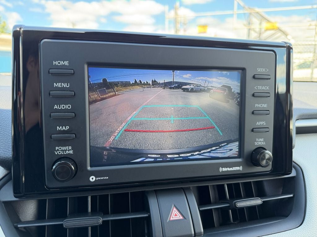 Used 2021 Toyota RAV4 XLE AWD/4WD image 17