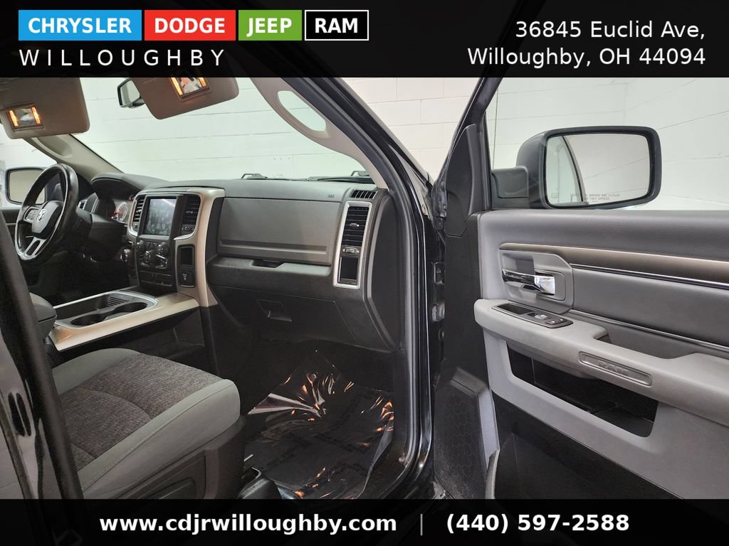 Used 2019 RAM 1500 Classic SLT w/ Black Appearance Group AWD/4WD image 38