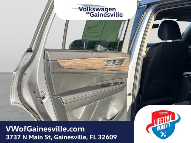 Certified 2025 Volkswagen Atlas SEL Premium R-Line AWD/4WD image 11